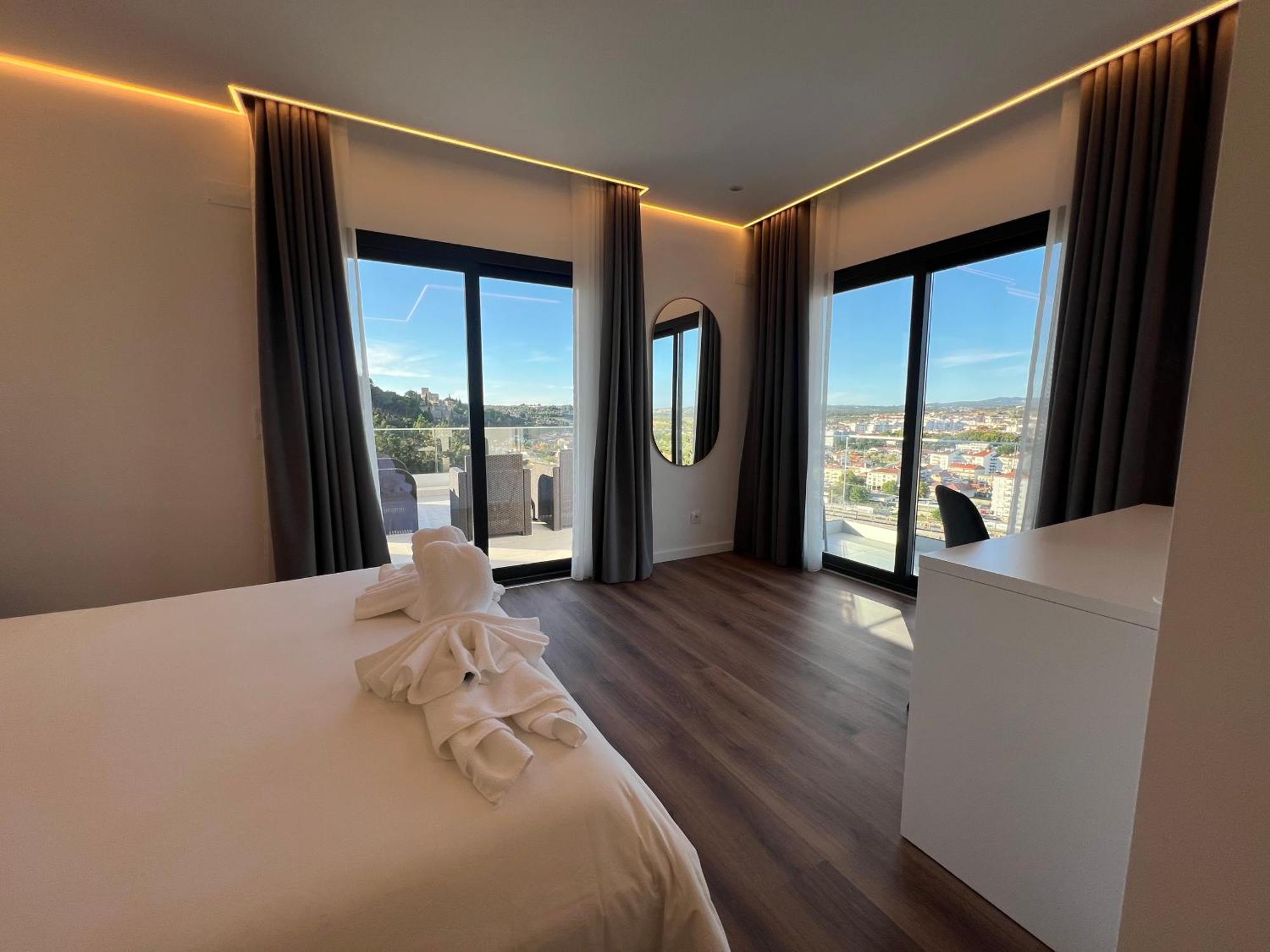 Vila Pombal Tomar - Luxury Apartment With Private Pool And Castle View エクステリア 写真